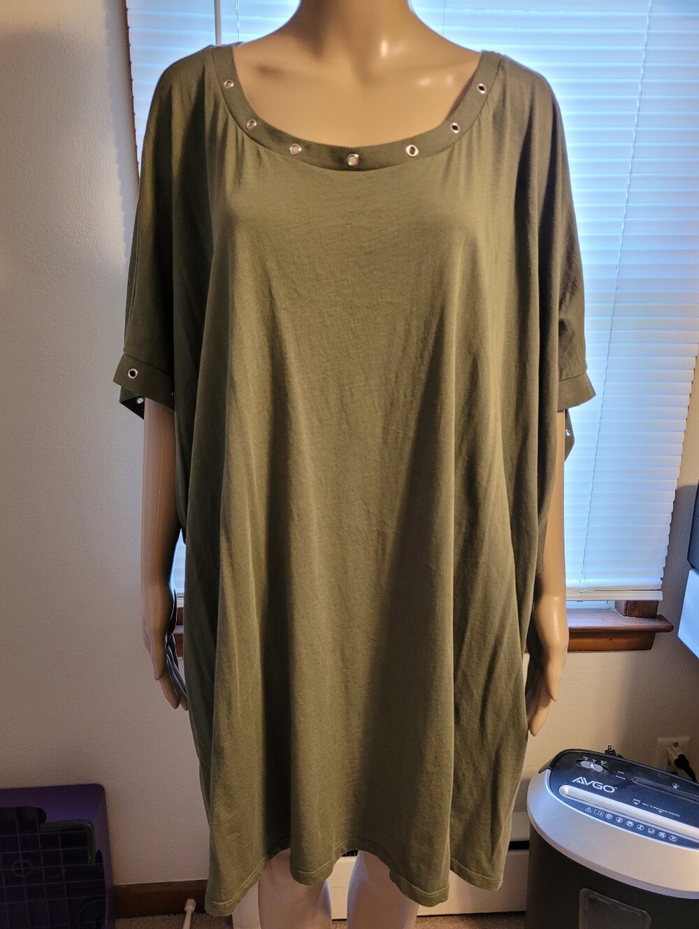 Heritage By Torrid Olive Green Women’s Grommet Scoop-Neck Top - Size 6X